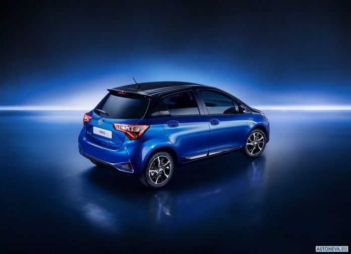 2017 Toyota Yaris - фотография 15 из 28