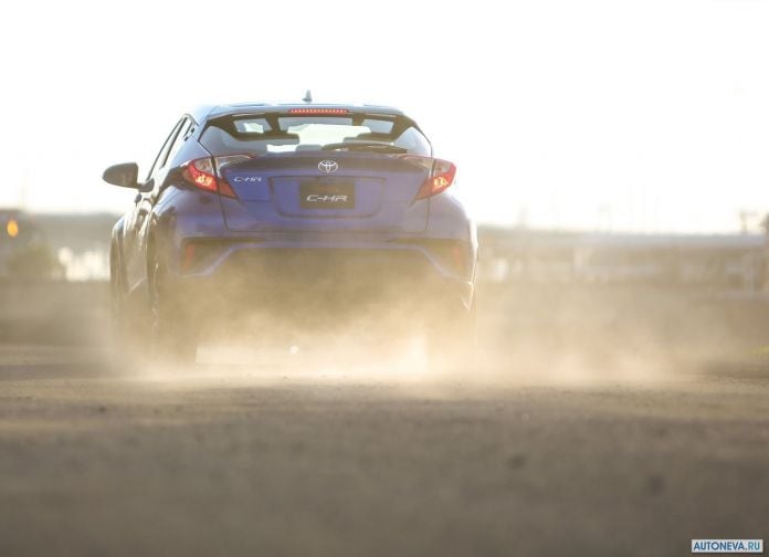 2018 Toyota C-HR US-version - фотография 30 из 95