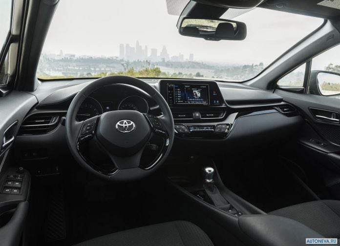 2018 Toyota C-HR US-version - фотография 43 из 95