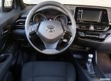 toyota_2018_c_hr_us_version_044.jpg