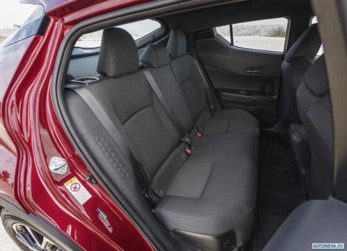 2018 Toyota C-HR US-version - фотография 48 из 95