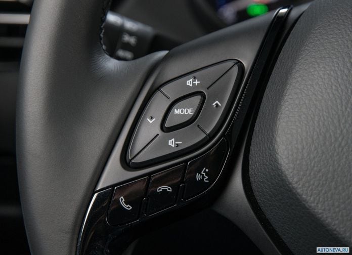 2018 Toyota C-HR US-version - фотография 61 из 95