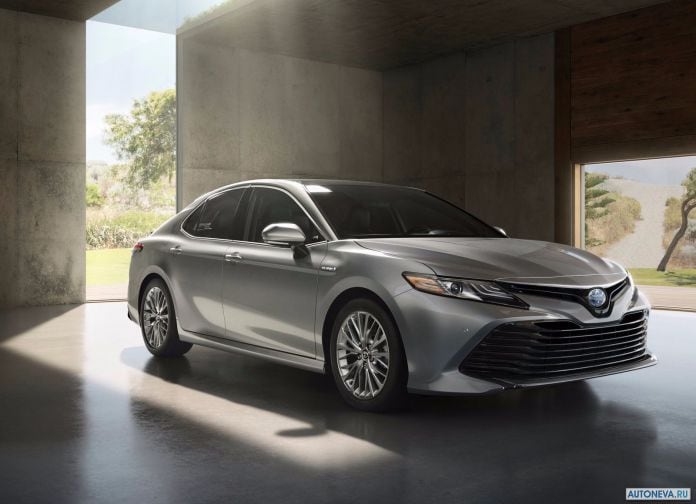 2018 Toyota Camry USA - фотография 1 из 111