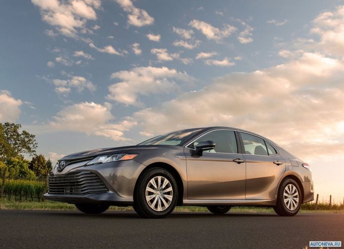 2018 Toyota Camry USA - фотография 5 из 111