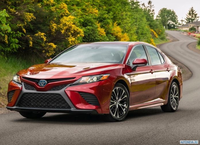 2018 Toyota Camry USA - фотография 7 из 111