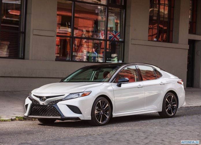 2018 Toyota Camry USA - фотография 12 из 111