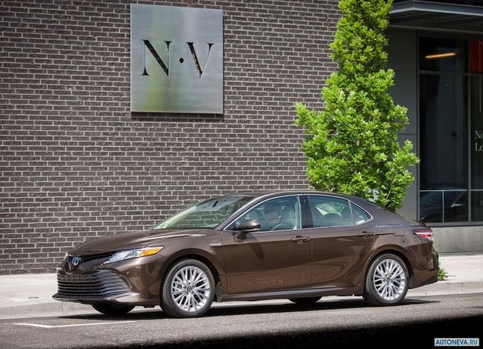 2018 Toyota Camry USA - фотография 13 из 111
