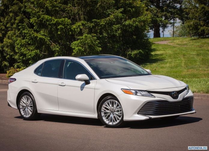 2018 Toyota Camry USA - фотография 15 из 111