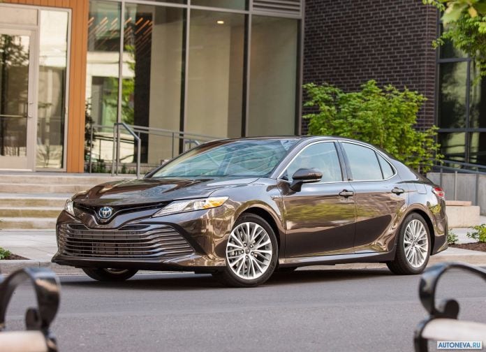 2018 Toyota Camry USA - фотография 17 из 111