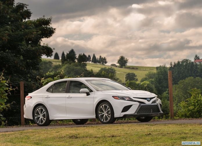 2018 Toyota Camry USA - фотография 19 из 111