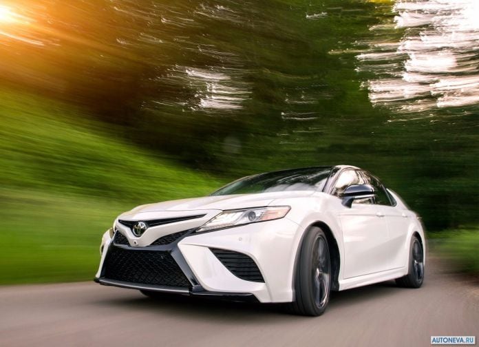 2018 Toyota Camry USA - фотография 22 из 111