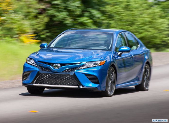 2018 Toyota Camry USA - фотография 28 из 111