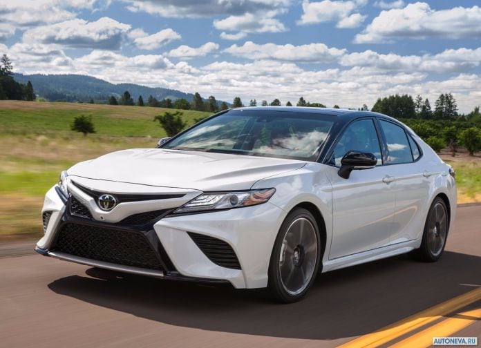 2018 Toyota Camry USA - фотография 29 из 111