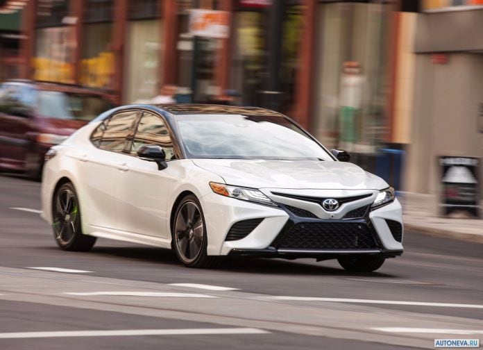 2018 Toyota Camry USA - фотография 30 из 111