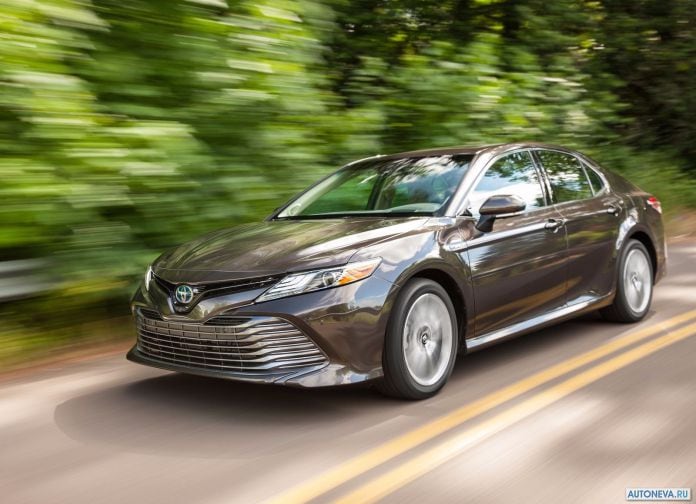 2018 Toyota Camry USA - фотография 33 из 111