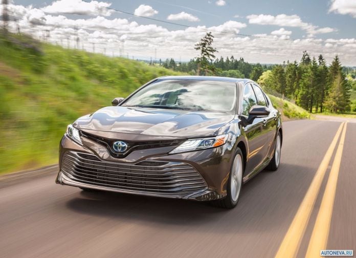 2018 Toyota Camry USA - фотография 34 из 111