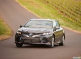 toyota_2018_camry_037.jpg