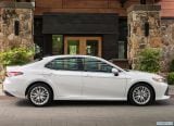 toyota_2018_camry_039.jpg