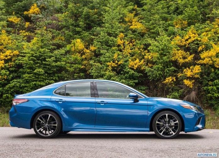 2018 Toyota Camry USA - фотография 40 из 111