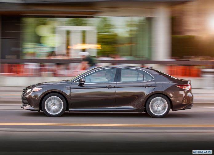 2018 Toyota Camry USA - фотография 44 из 111