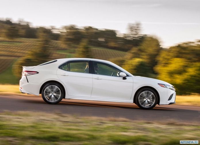 2018 Toyota Camry USA - фотография 45 из 111