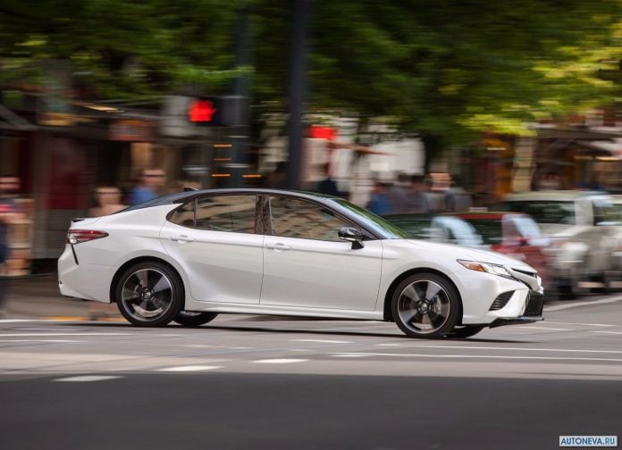 2018 Toyota Camry USA - фотография 47 из 111