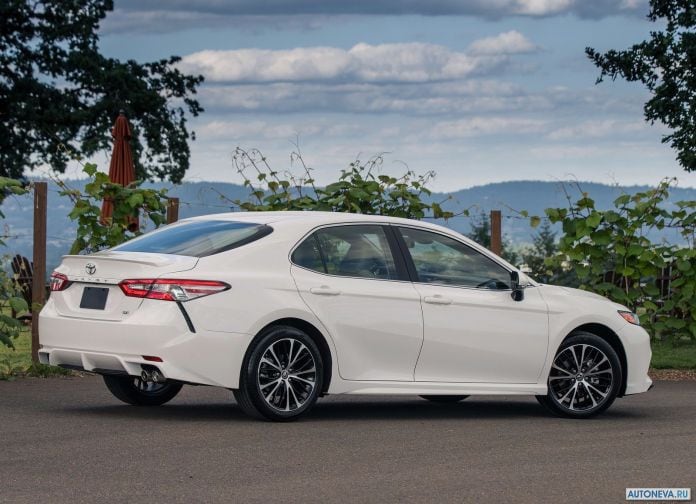 2018 Toyota Camry USA - фотография 49 из 111