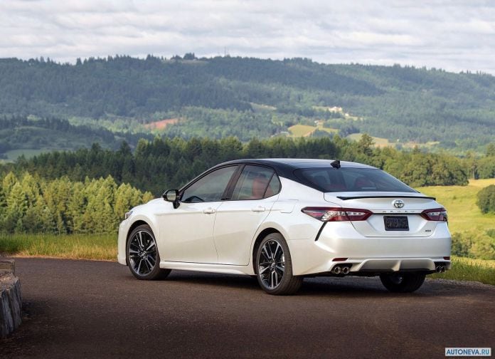 2018 Toyota Camry USA - фотография 50 из 111