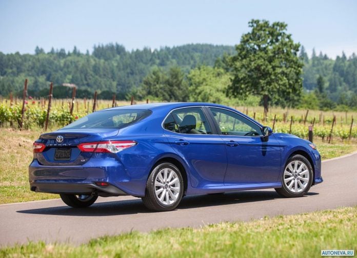 2018 Toyota Camry USA - фотография 58 из 111