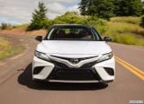 toyota_2018_camry_067.jpg