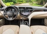 toyota_2018_camry_074.jpg