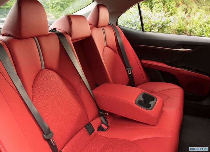 2018 Toyota Camry USA - фотография 80 из 111