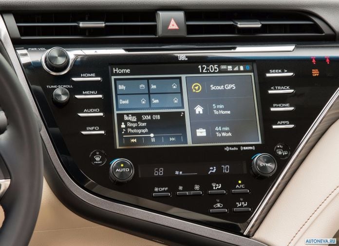 2018 Toyota Camry USA - фотография 84 из 111