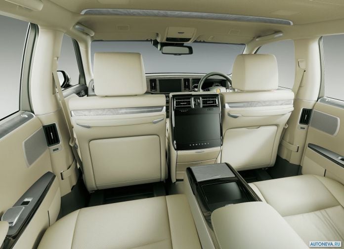 2018 Toyota Century - фотография 24 из 37