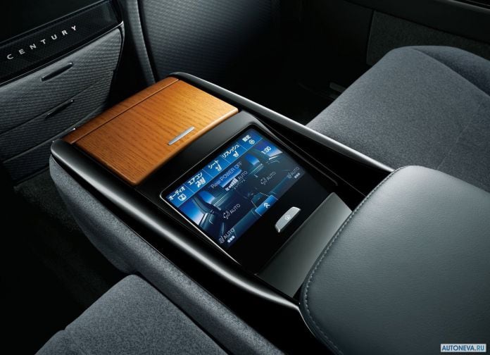 2018 Toyota Century - фотография 26 из 37
