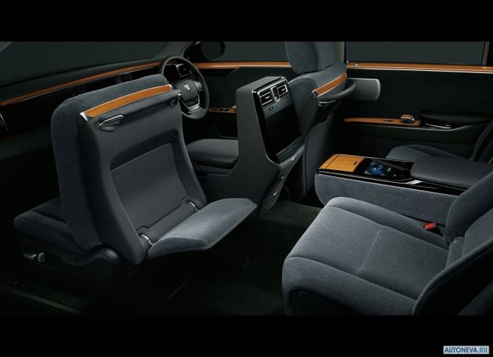2018 Toyota Century - фотография 35 из 37