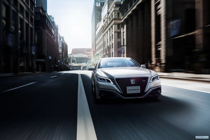 2018  Toyota Crown RS Advance - фотография 1 из 11