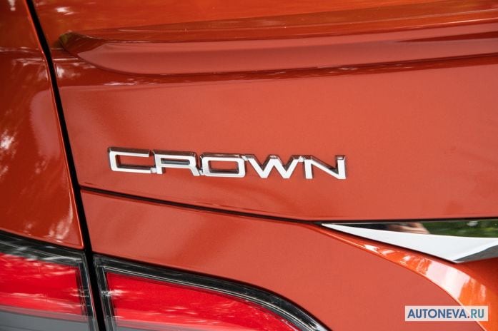 2018 Toyota Crown RS Four - фотография 10 из 10