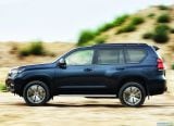 toyota_2018_land_cruiser_011.jpg