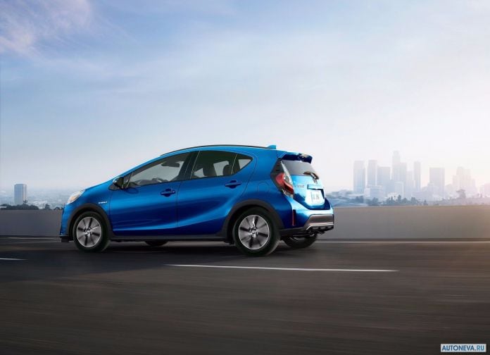 2018 Toyota Prius C - фотография 5 из 8