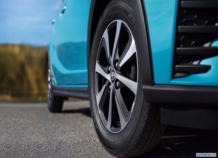 2018 Toyota Prius C - фотография 8 из 8