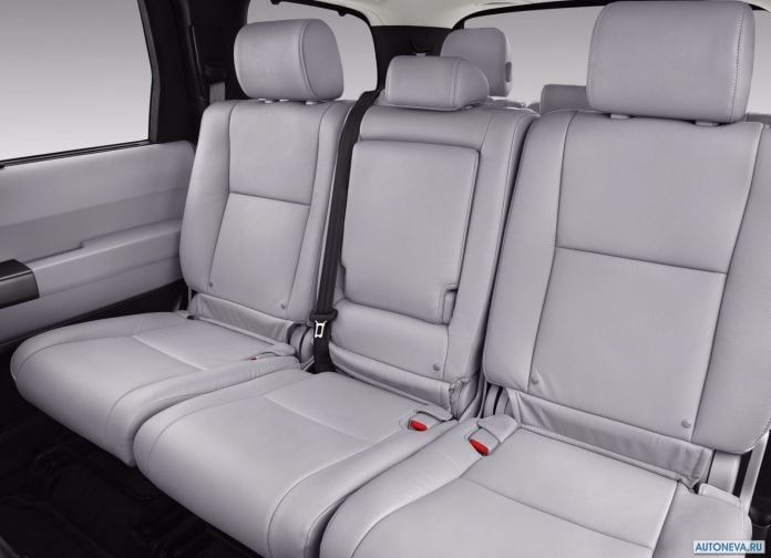 2018 Toyota Sequoia - фотография 13 из 26