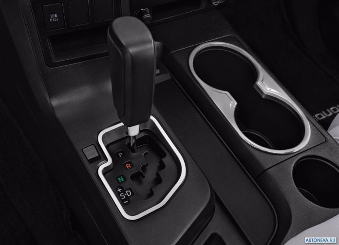2018 Toyota Sequoia - фотография 15 из 26