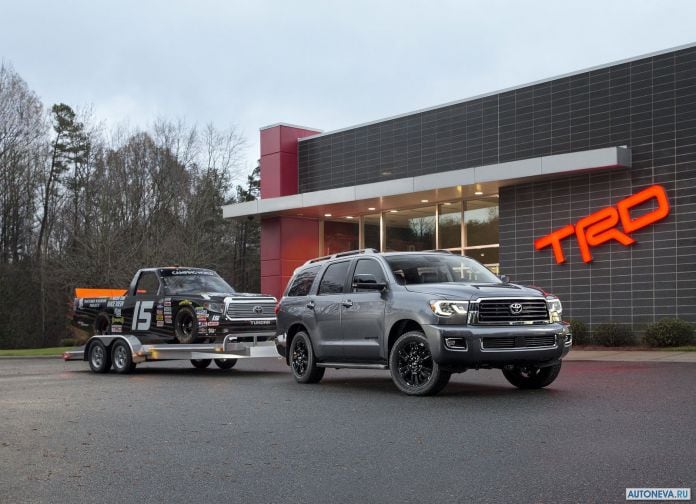 2018 Toyota Sequoia TRD Sport - фотография 2 из 9