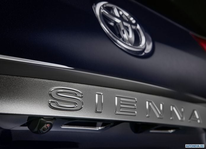 2018 Toyota Sienna - фотография 10 из 11