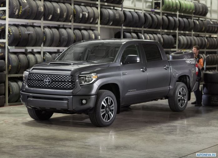 2018 Toyota Tundra TRD Sport - фотография 1 из 8