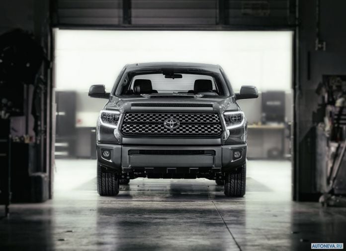 2018 Toyota Tundra TRD Sport - фотография 4 из 8