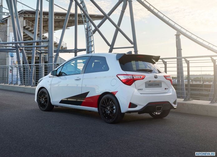 2018 Toyota Yaris GRMN - фотография 14 из 31