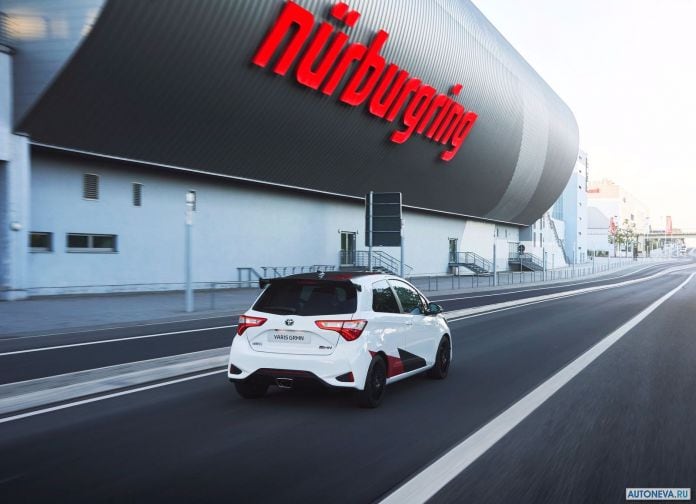 2018 Toyota Yaris GRMN - фотография 18 из 31