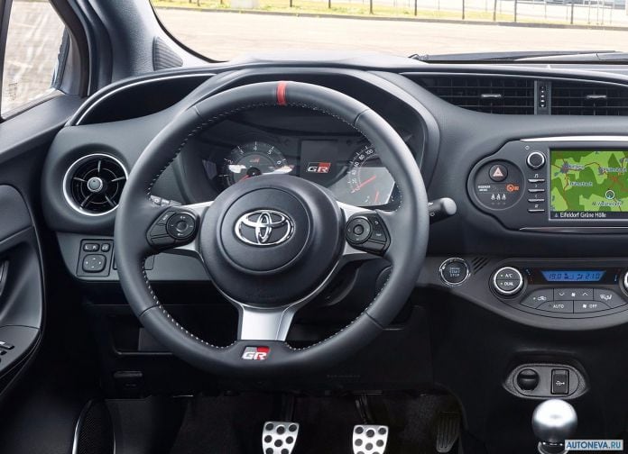 2018 Toyota Yaris GRMN - фотография 23 из 31